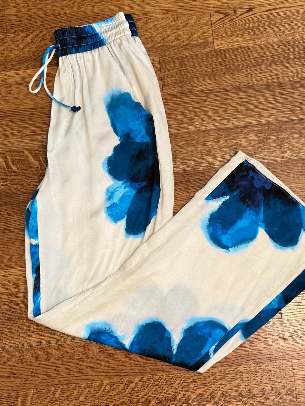 ZARA Satin Pants with Blue Watercolor Floral Print. Size XS. NWT.